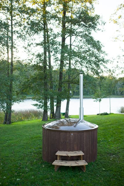 Non-Integrated Hot Tub with Custom Steps